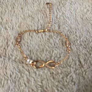 Cosie Lily Elegant Gold Infinity Bracelet